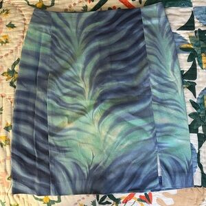 Awesome print and style short spring skirt by bentley a. Sz 4